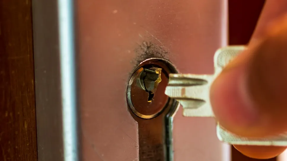 Comment retirer une clé cassée dans une serrure