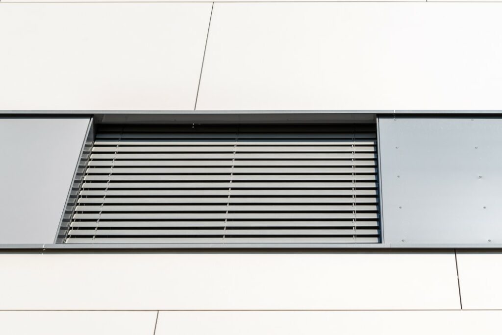 Porte qui frotte : pourquoi et comment la réparer ? | Accord Assistance