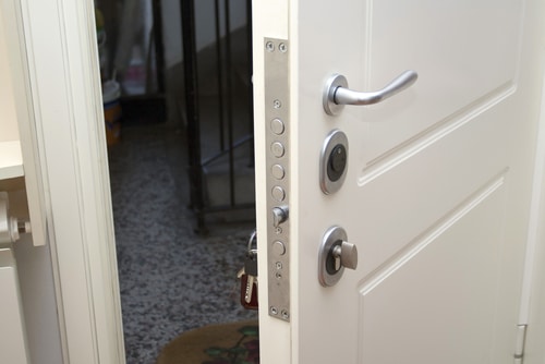 blindage de porte sur porte existante pour sécuriser contre les effractions