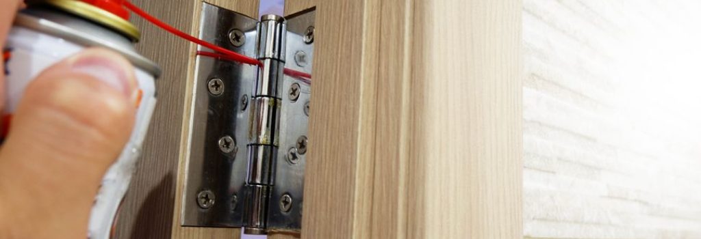 comment réparer une paumelle de porte